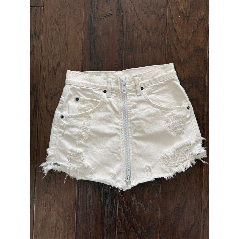 Carmar Las Angeles White Denim Full Zip Distressed Mini Skirt size 25
